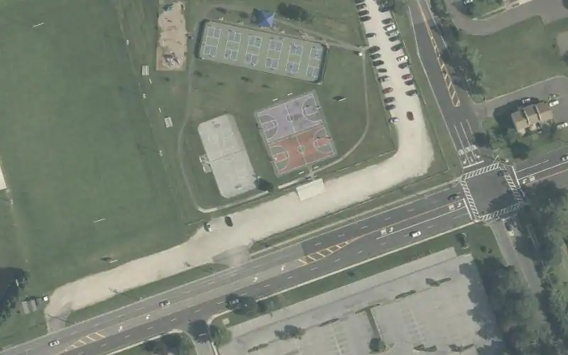 Decou Field Complex photo 3