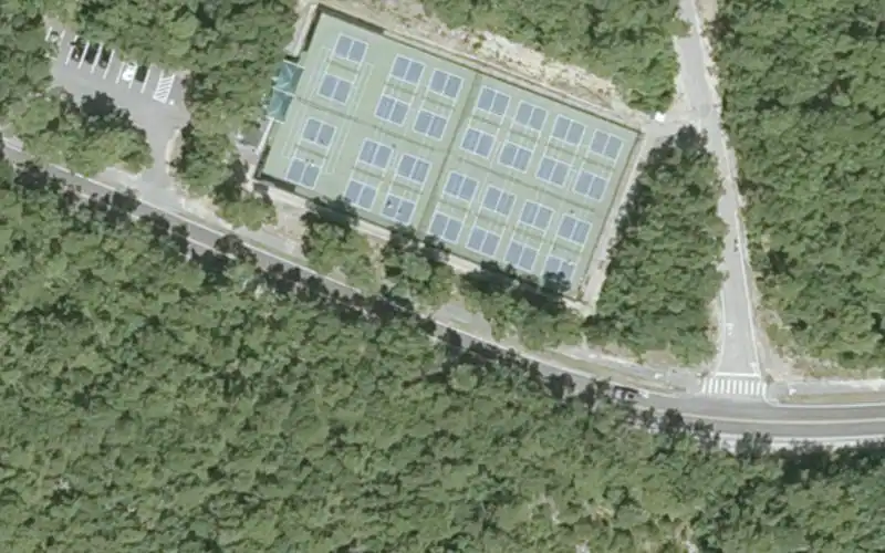 Wixon courts photo 3
