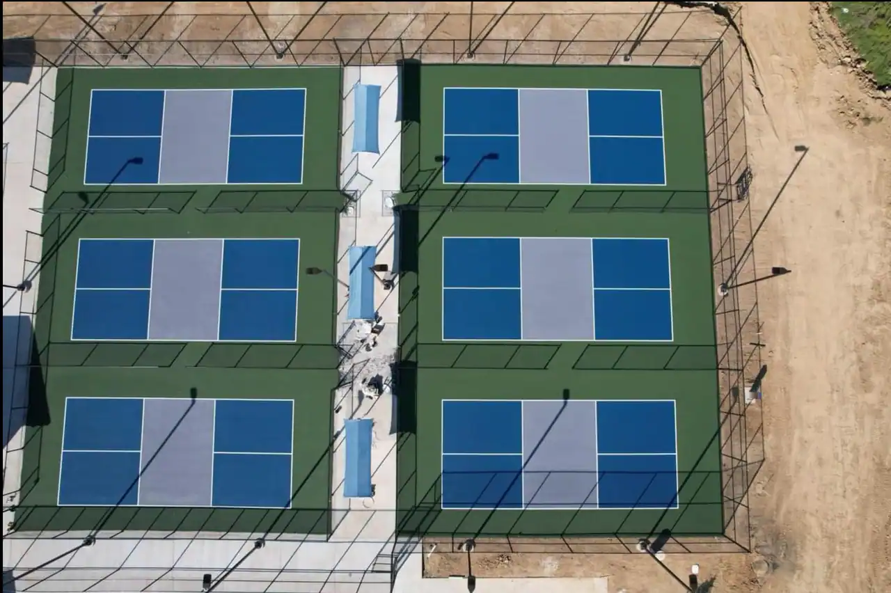 Ferguson Courts at Lantana photo 3