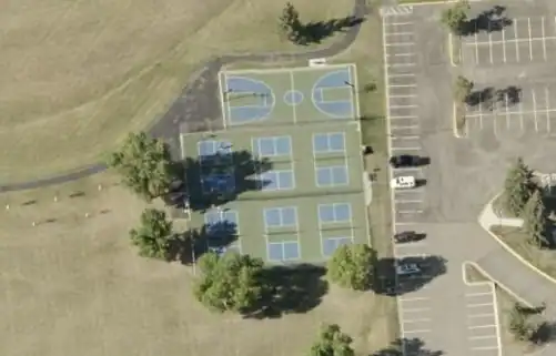 Lakeview Knolls Park photo 2