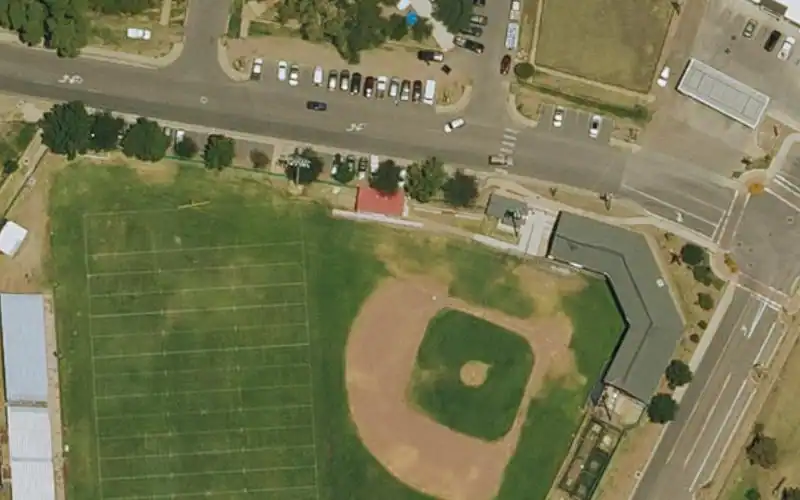 Fred Corrin Tennis Courts - Vista Park photo 2