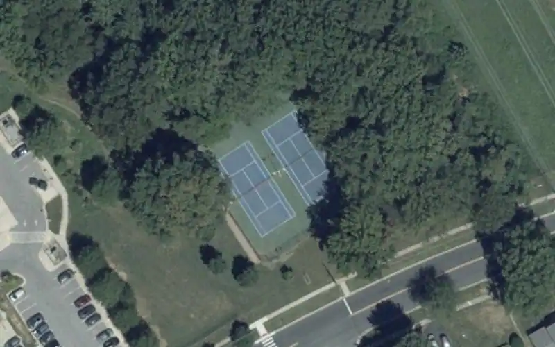 Beverly Farms Elementary School photo 2