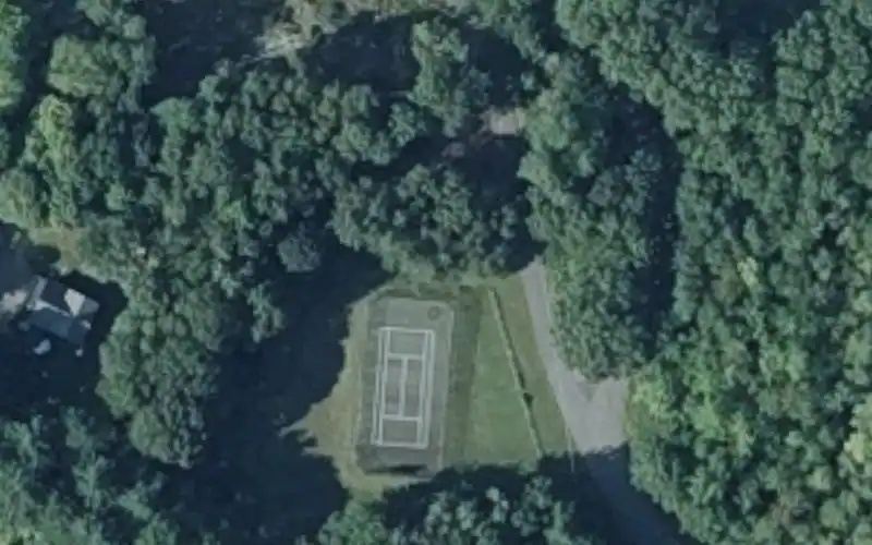 Morse Point Pl Tennis Courts photo 2