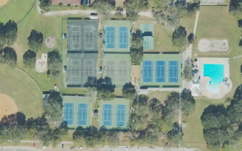Fee Avenue Tennis Complex photo 2
