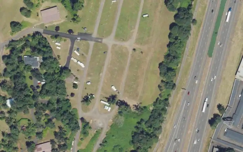 Clackamas River Racquet Club photo 2