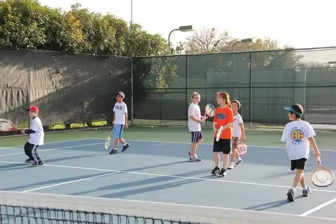 Ideal Tennis photo 4
