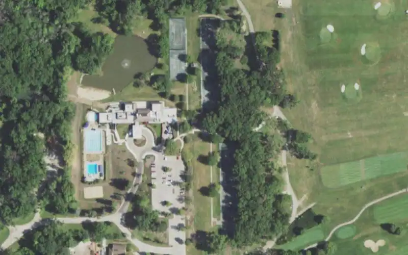 Oakbrook Bath & Tennis Club photo 2