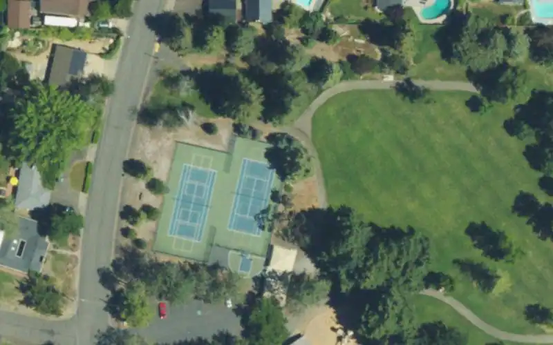 Holmes Park photo 2