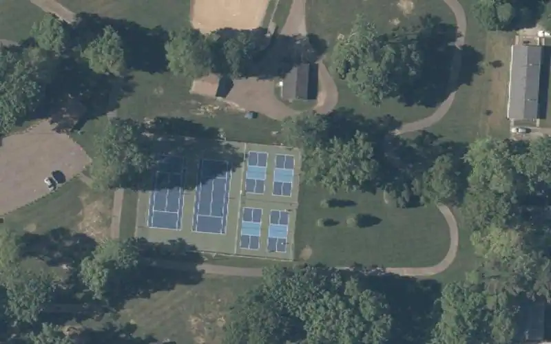 Regis Perry Memorial Park photo 3