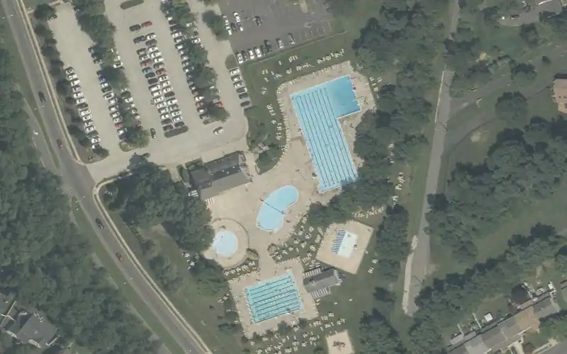 Larchmont Tennis Courts photo 2