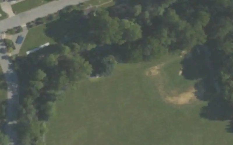Memorial Park (Sunbrook Manor) photo 2