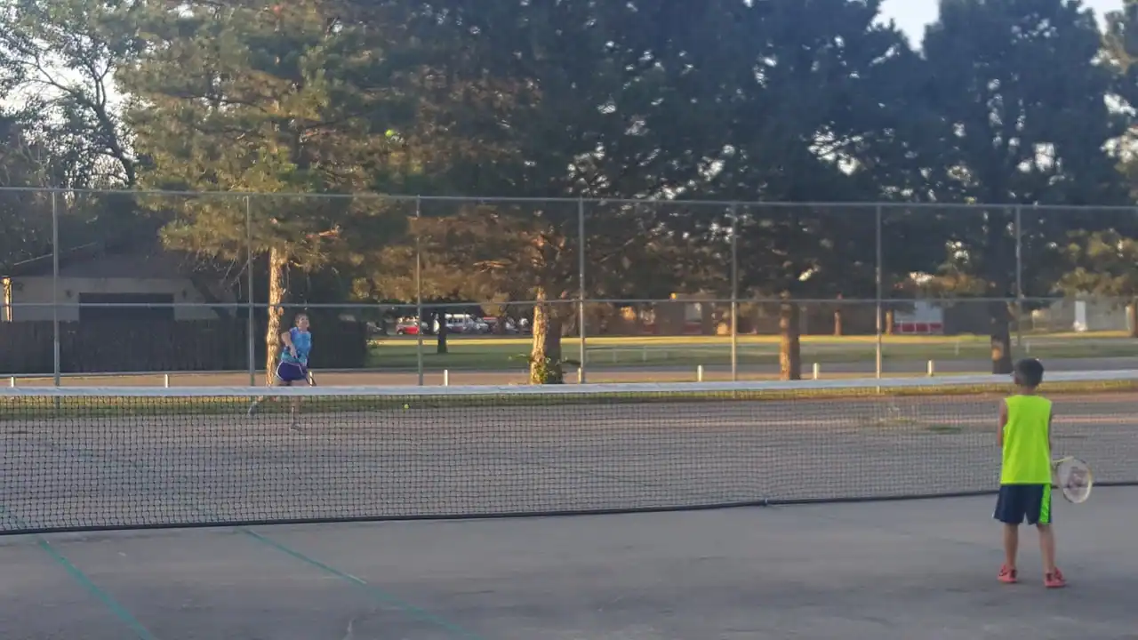 Moundridge Courts photo 2