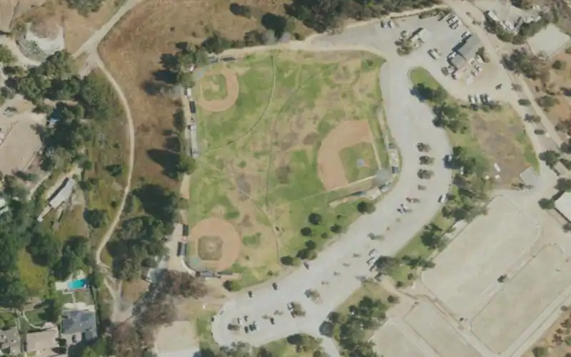 Ernie Howlett Park photo 2