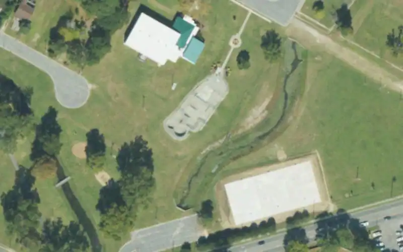 Bobby Andrews Recreation Center photo 3