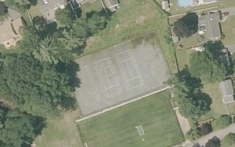 Glenbrooke Swim & Tennis Club photo 2