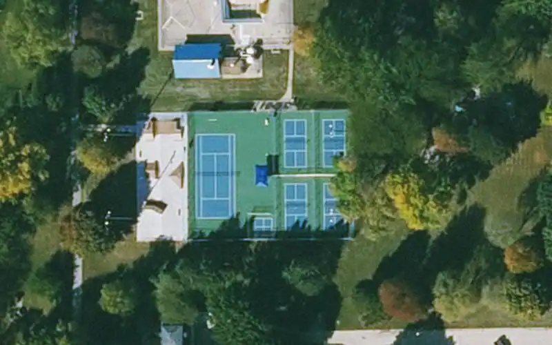 Belmond tennis/pickleball courts photo 2