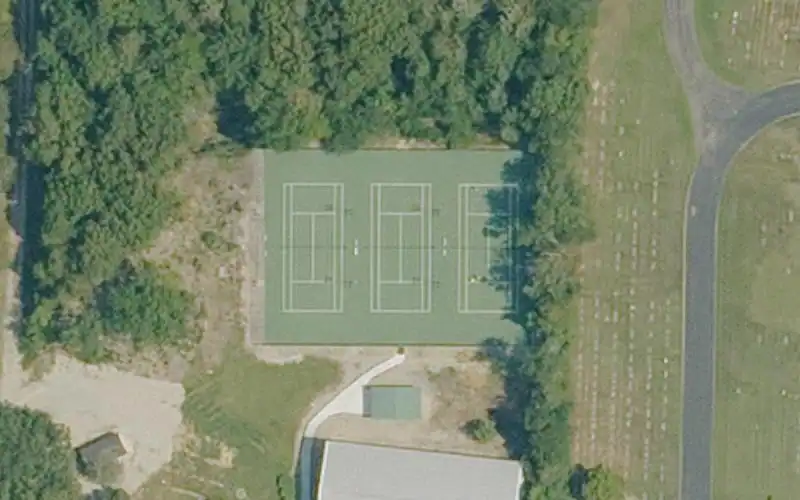 Twin Lakes Tennis Club photo 2