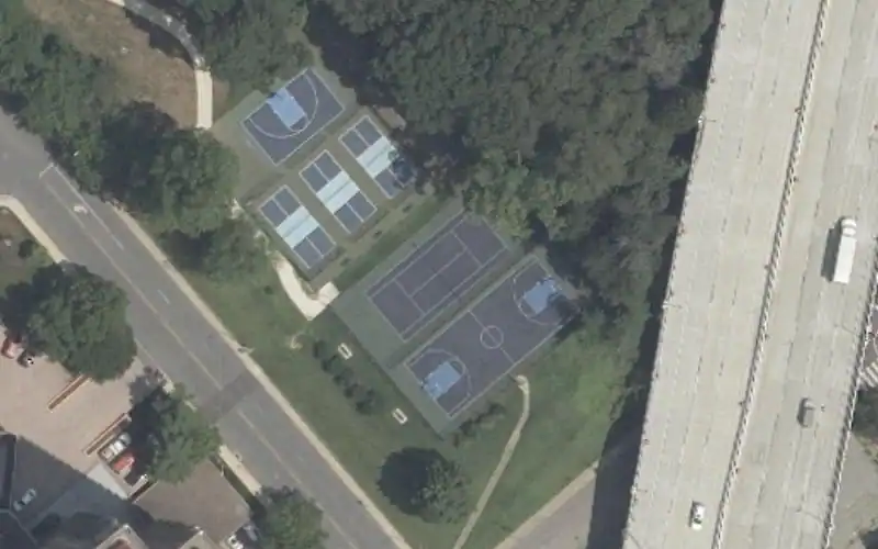 Lovering Ave Park photo 2