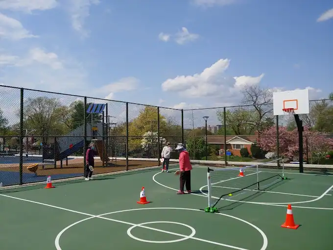 Patrick Henry Recreation Center photo 2