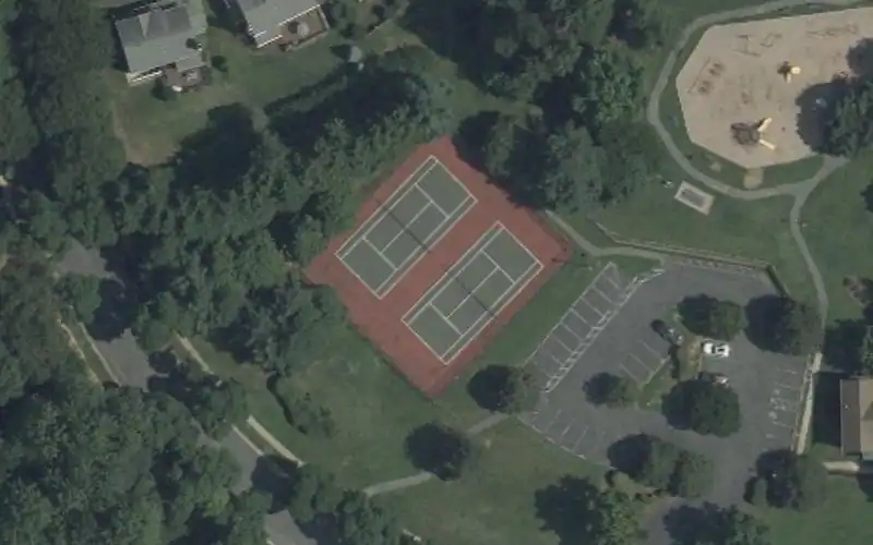 Chapman Farm Tennis Court photo 2