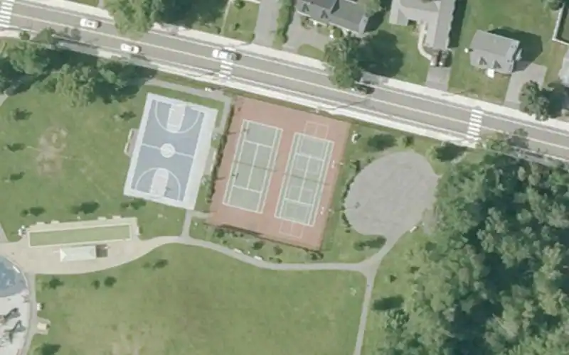 Graverson Playground photo 3
