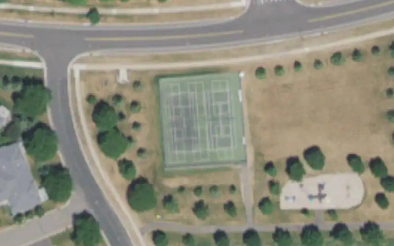 Claret Park photo 2
