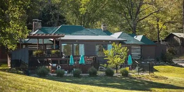 Wilderness Lodge photo 2