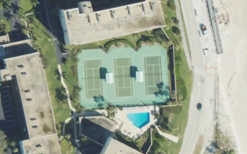 Racquet Club Condo photo 2