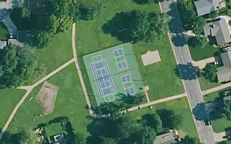 Willo-Esque Courts photo 2