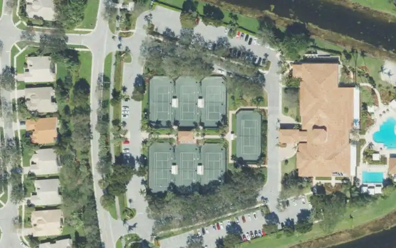 Valencia Isles Tennis photo 3