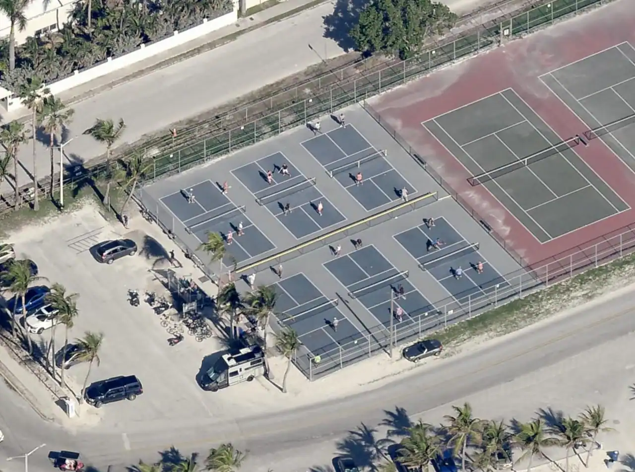 Higgs Beach Park Tennis Courts photo 2