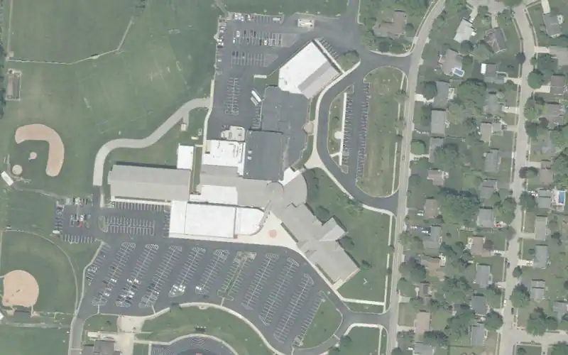 Canal Winchester Tennis Courts on the CWHS campus photo 2