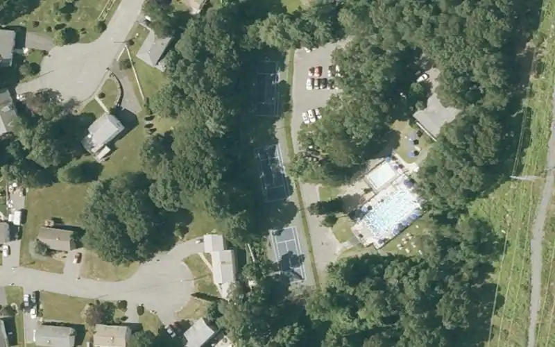 Burlington Swim & Tennis Club photo 2