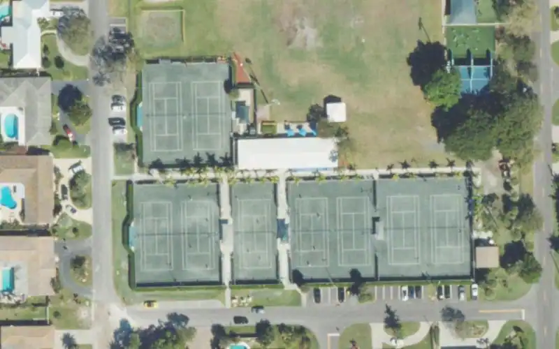 Lighthouse Pt. Tennis Center photo 2