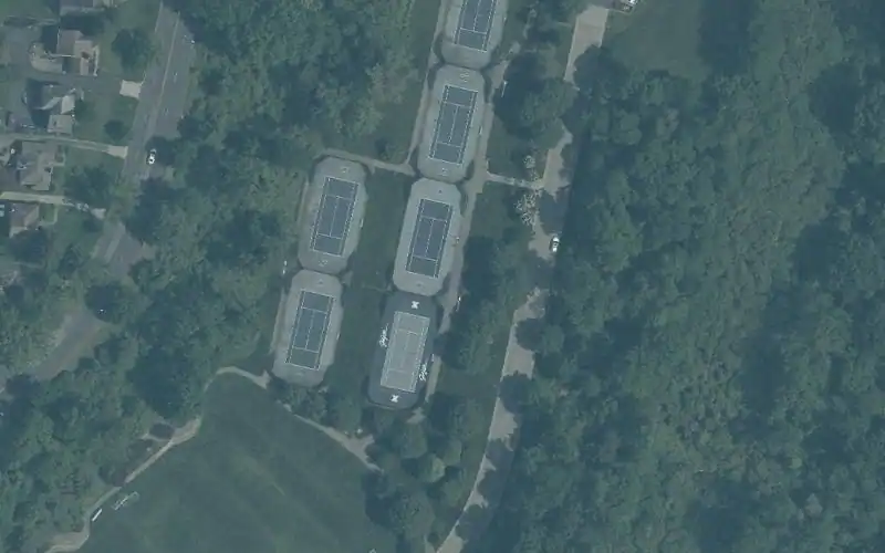 Xavier Athletics - Jim and Mary Brockhoff Family Tennis Facility photo 2
